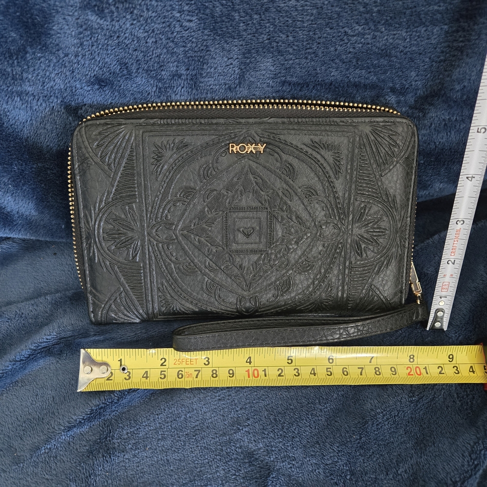 Roxy Black Embossed Wristlet